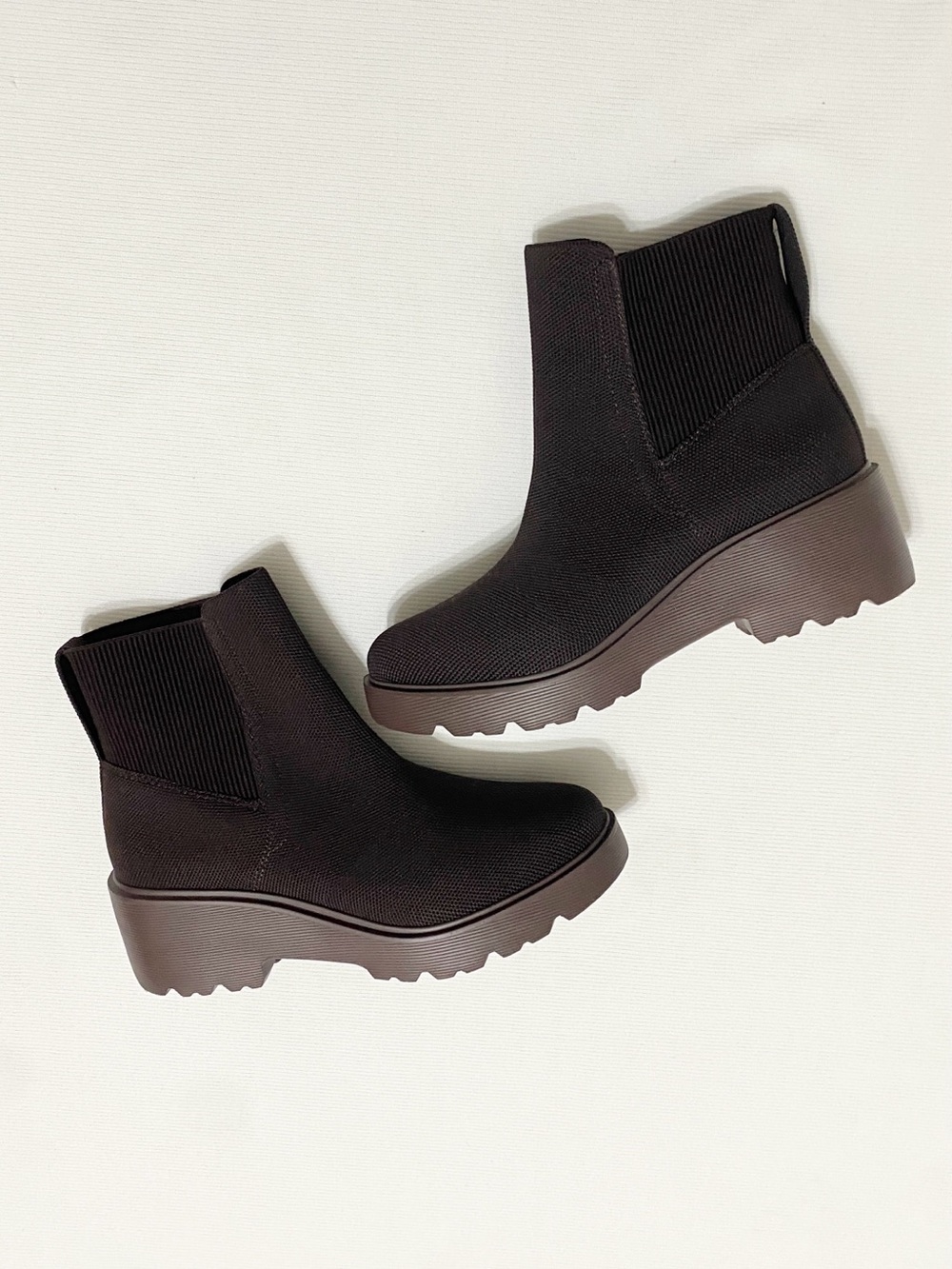Vivaia Everly Round Toe Chunky Platform Travel Boots Dark Chocolate Brown